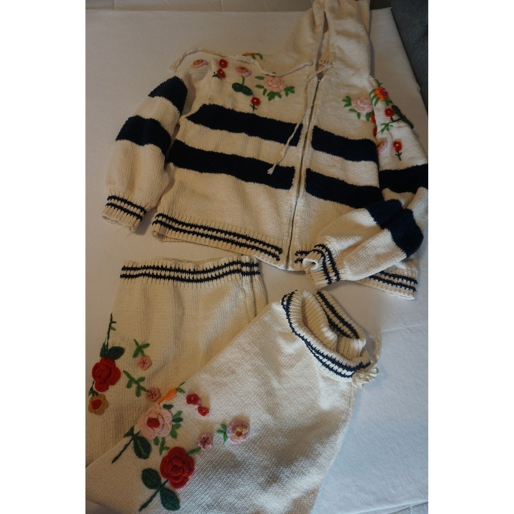 POL Women Floral Embroidered Knit Set Zip Hoodie Wide Leg Pants Cream Navy M